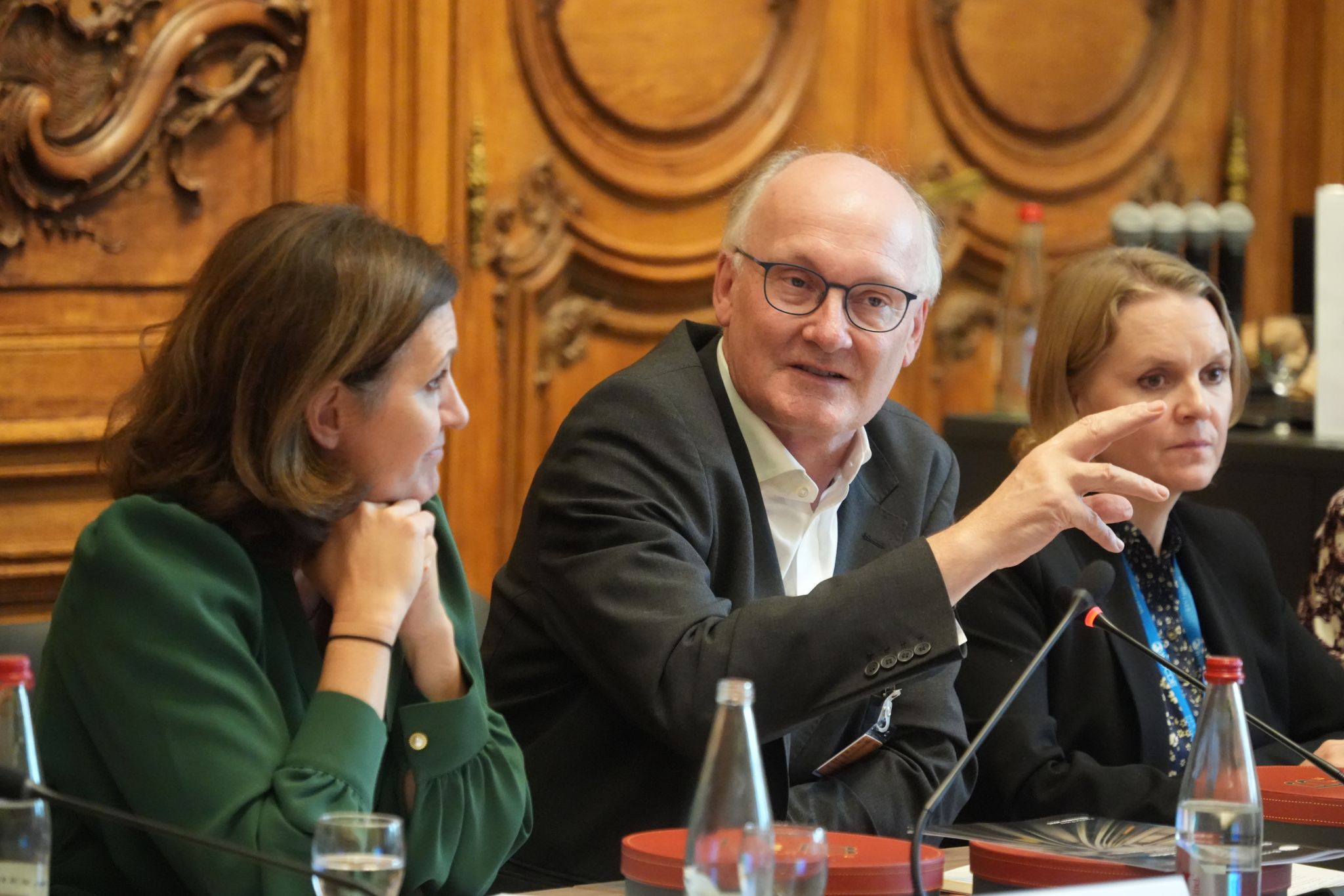 The OECD's Governance and Regulatory Policy Committee Chair Graham Russell provided closing remarks at our Working Lunch.