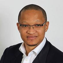 Morena_Makhoana_Professional_Image-2_220x220