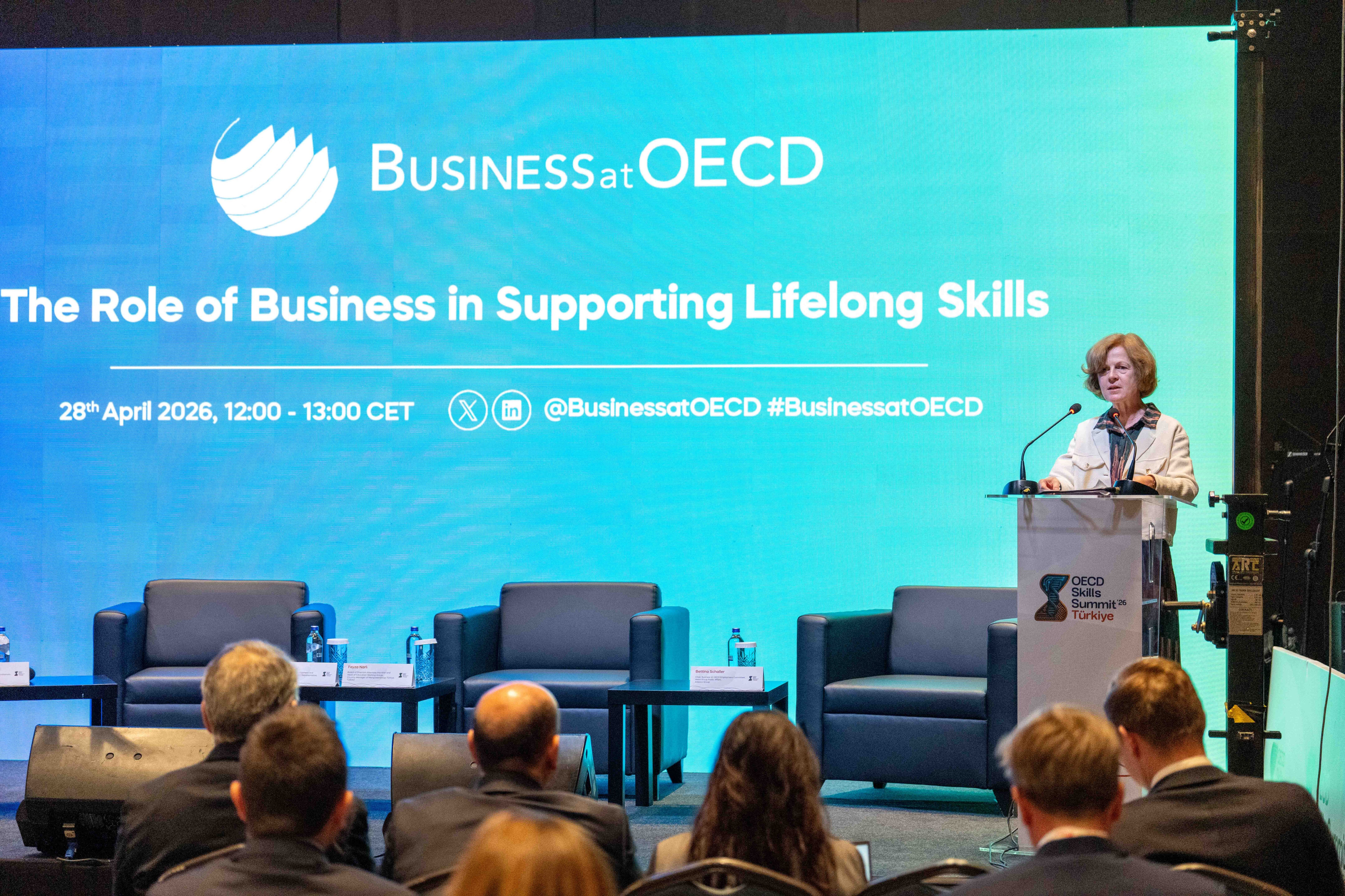 Our Executive Director Hanni Rosenbaum delivered opening remarks at our side event, outlining our recommendations for the OECD Skills Summit.