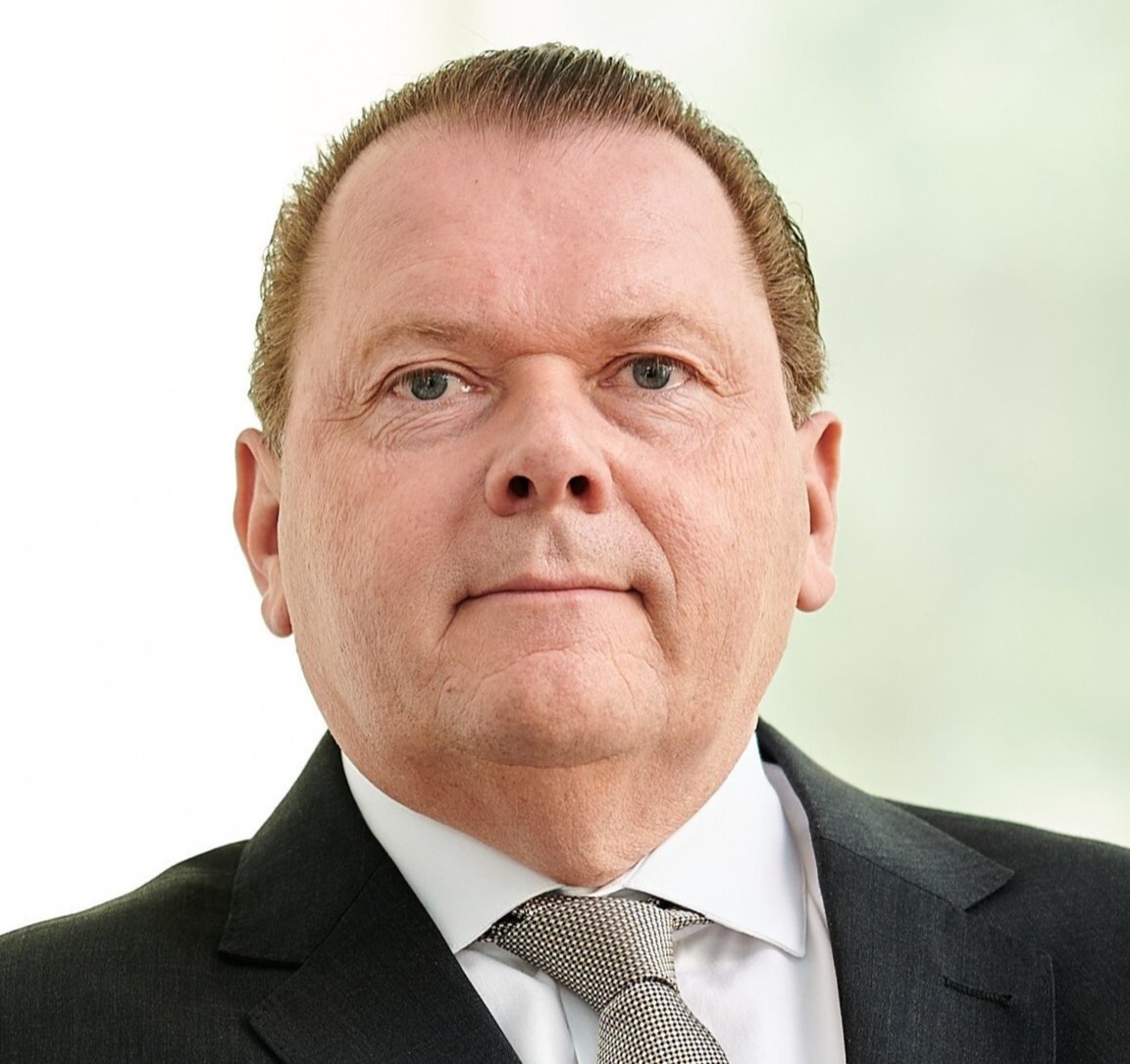 Square csm_Branche_Interview_Bursian_Rejl_Randolf_Bursian_Evonik_461fc6a97b