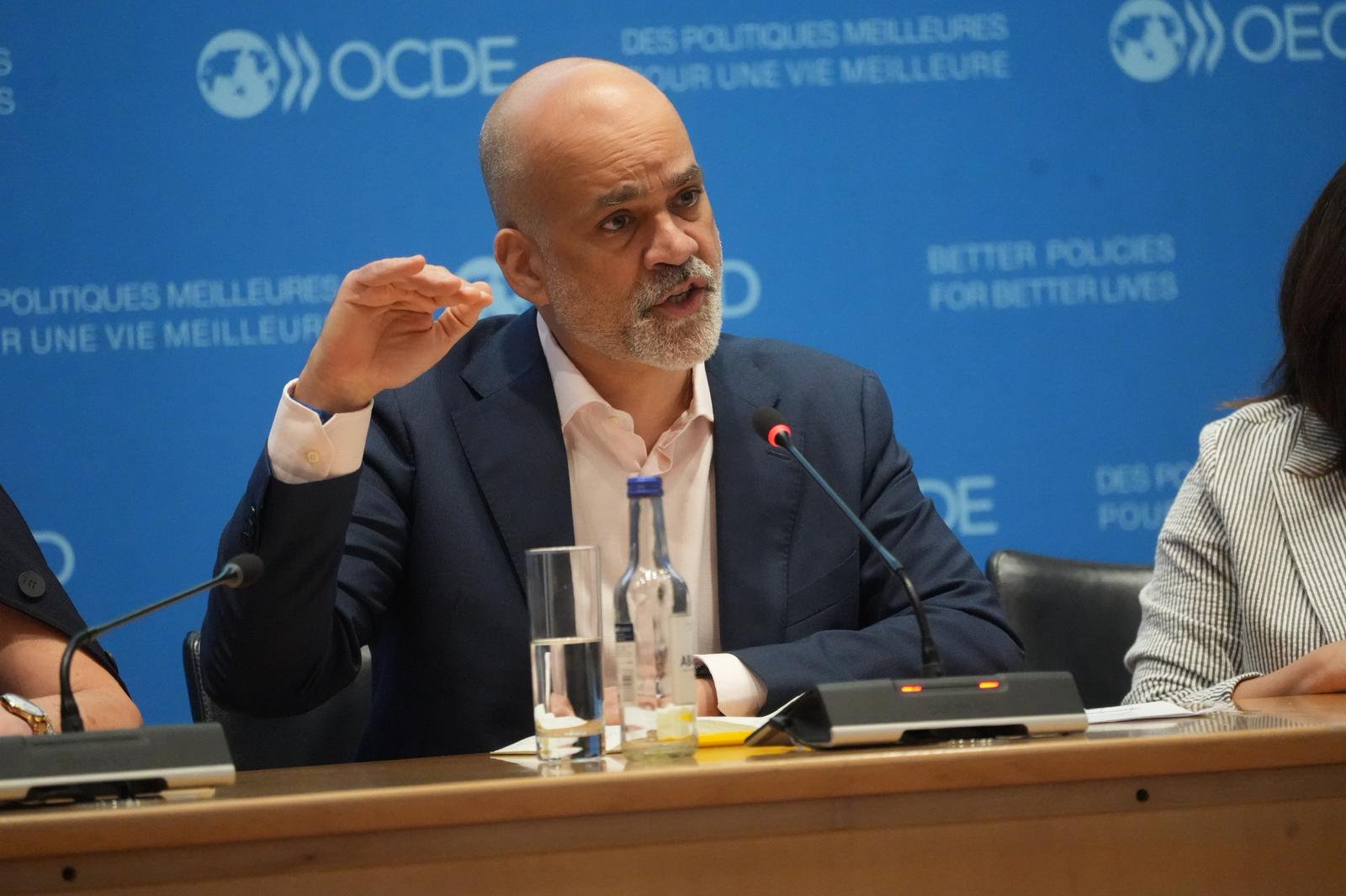 The OECD's Frederico Guanais provided an update and views on the OECD's health policy agenda.
