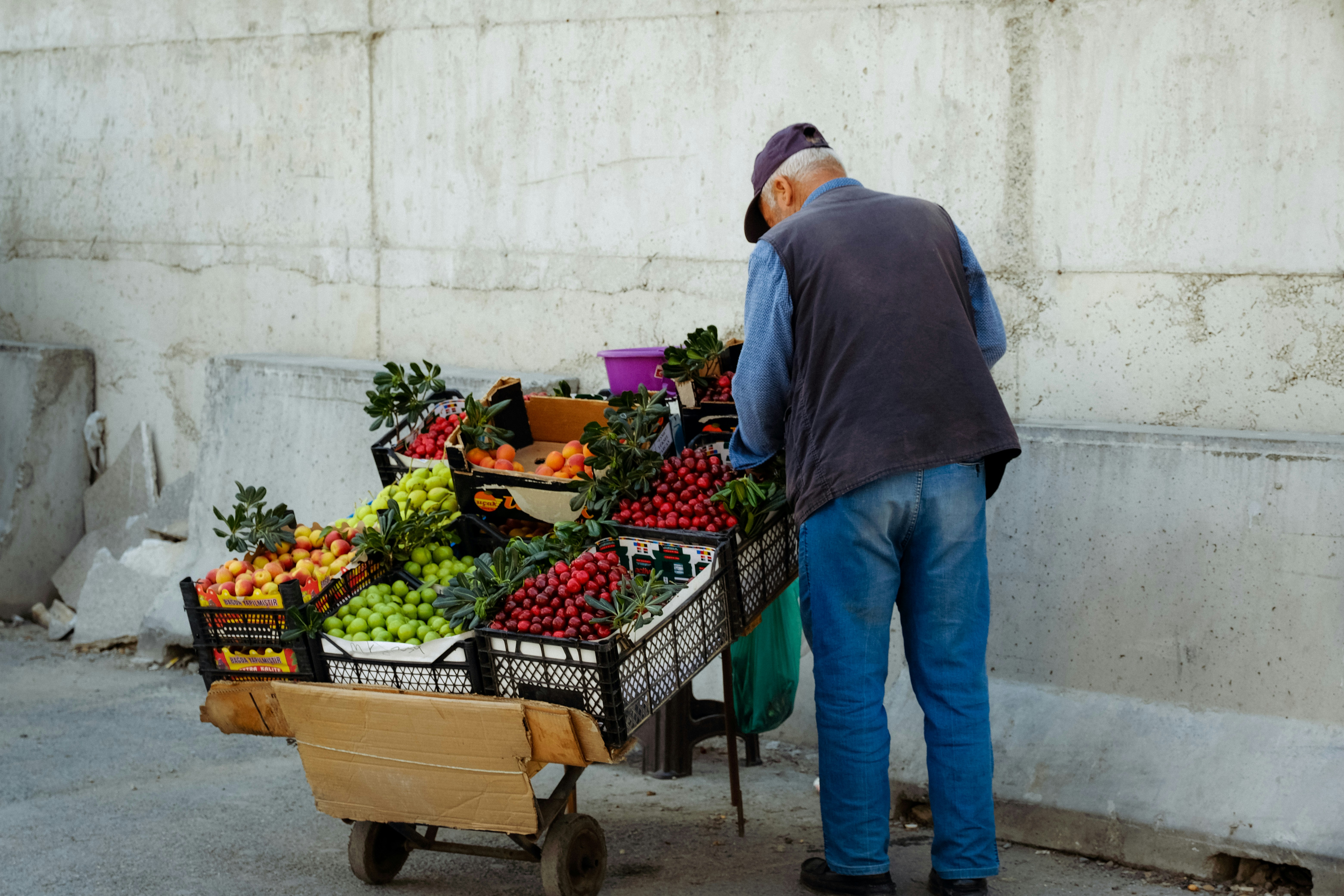 mathias-reding-Vq6VQEKBqAk-unsplash